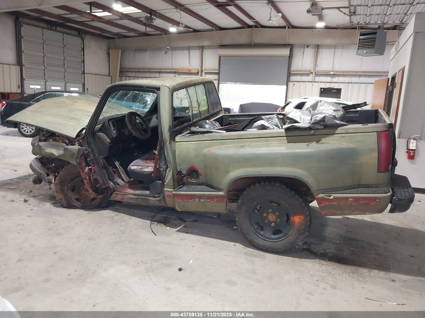 1990 Chevrolet Gmt-400 K1500 VIN: 1GCDK14K8LZ183256 Lot: 43759135