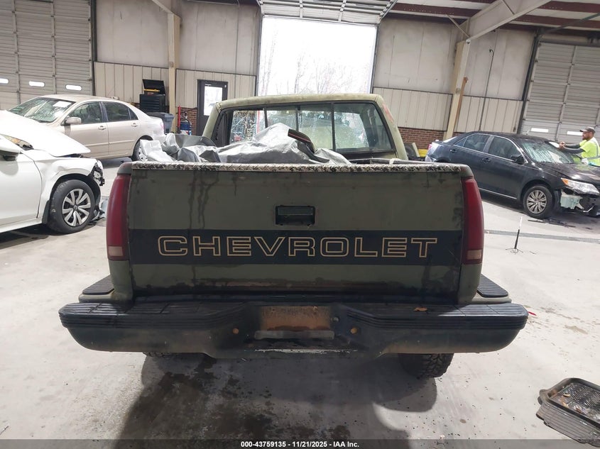 1990 Chevrolet Gmt-400 K1500 VIN: 1GCDK14K8LZ183256 Lot: 43759135