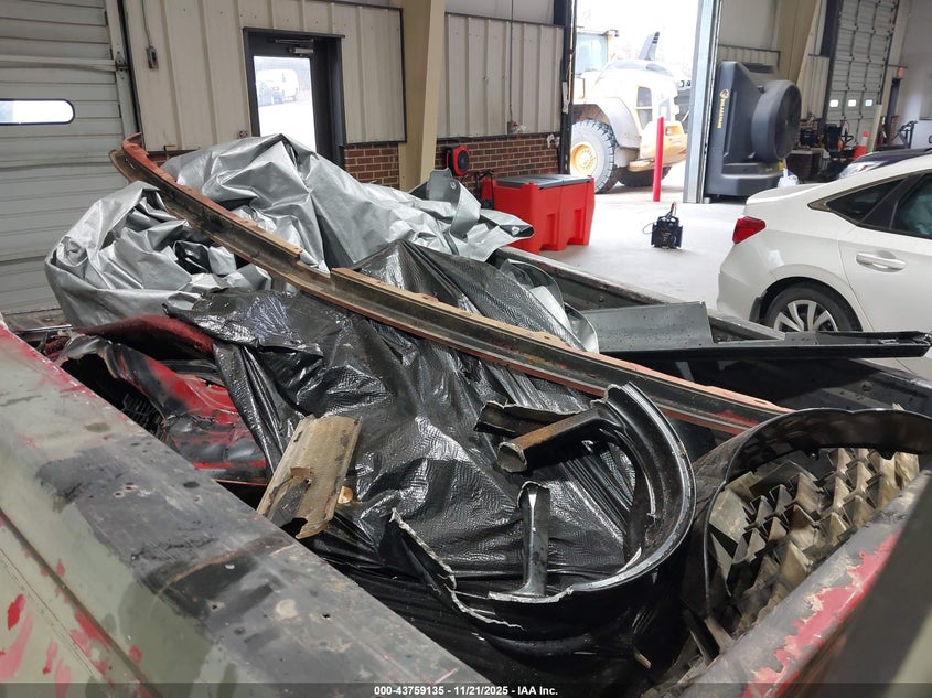 1990 Chevrolet Gmt-400 K1500 VIN: 1GCDK14K8LZ183256 Lot: 43759135