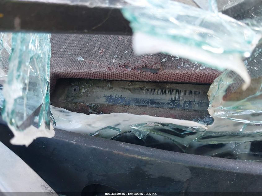 1990 Chevrolet Gmt-400 K1500 VIN: 1GCDK14K8LZ183256 Lot: 43759135