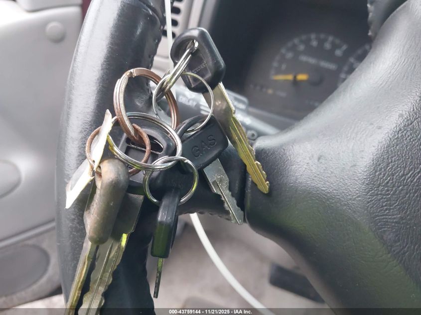 1999 Chevrolet Suburban 1500 Lt VIN: 3GNFK16R2XG140788 Lot: 43759144