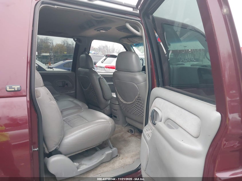1999 Chevrolet Suburban 1500 Lt VIN: 3GNFK16R2XG140788 Lot: 43759144