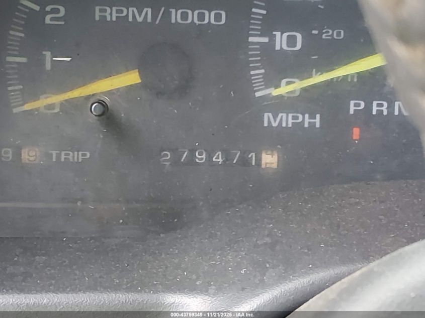 1998 Chevrolet C1500 Fleetside VIN: 2GCEC19R4W1129764 Lot: 43759349