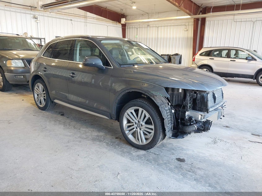 AUDI Q5 2.0T PREMIUM/2.0T TECH PREMIUM