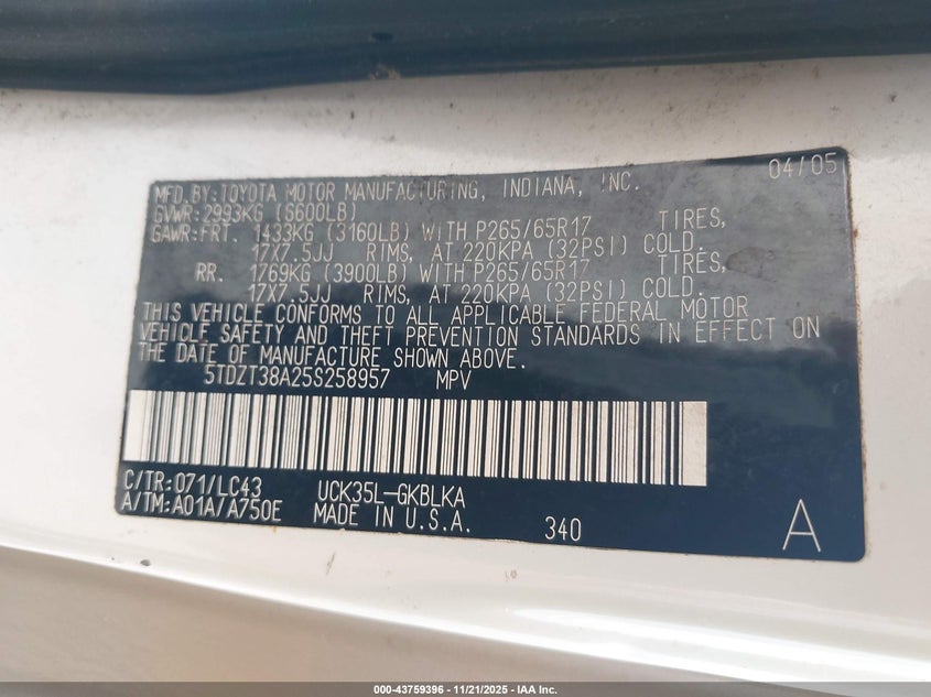 2005 Toyota Sequoia Limited V8 VIN: 5TDZT38A25S258957 Lot: 43759396