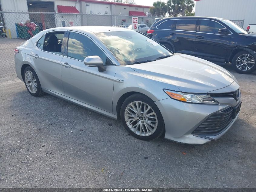 TOYOTA CAMRY HYBRID XLE