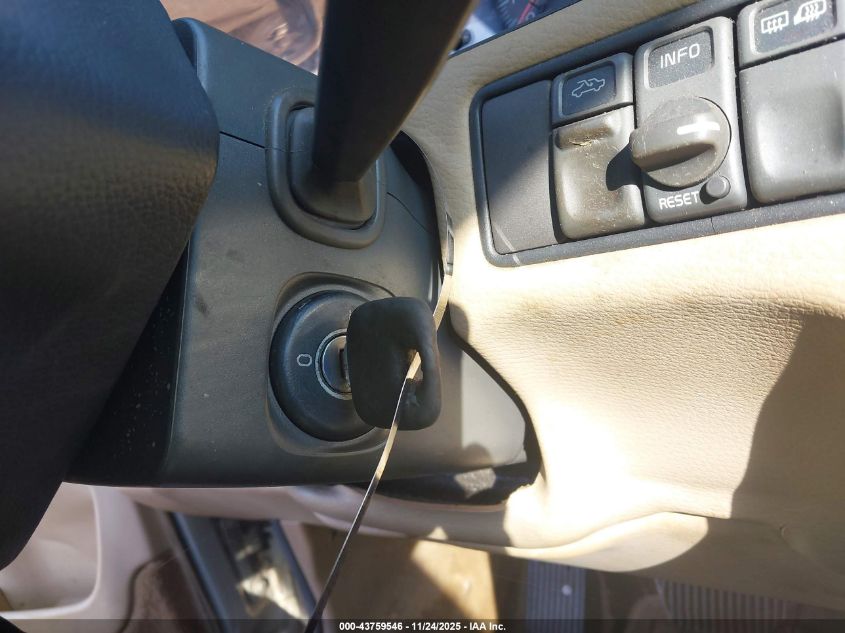 2000 Volvo S70 Se VIN: YV1LS61J1Y2662567 Lot: 43759546