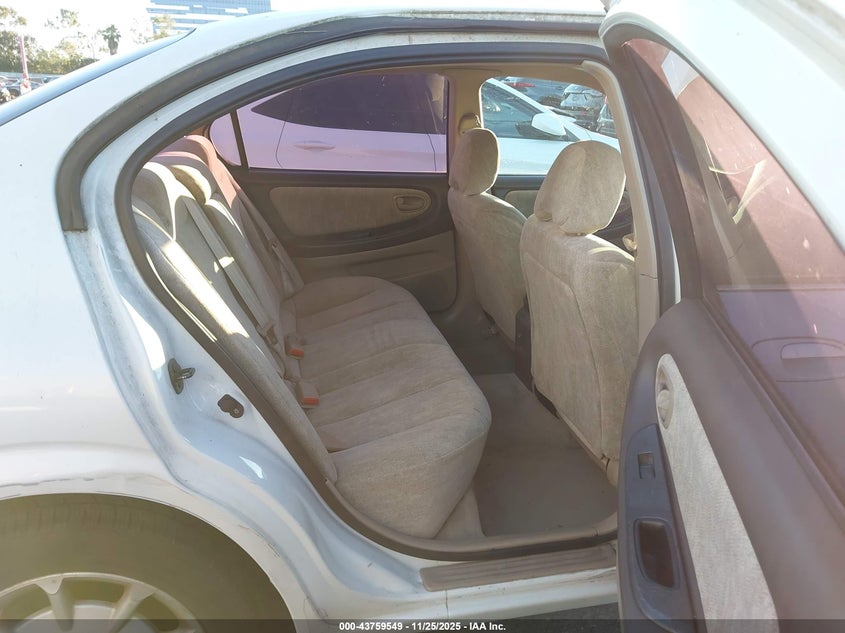 2000 Nissan Maxima Gle/Gxe/Se VIN: JN1CA31D4YT738328 Lot: 43759549