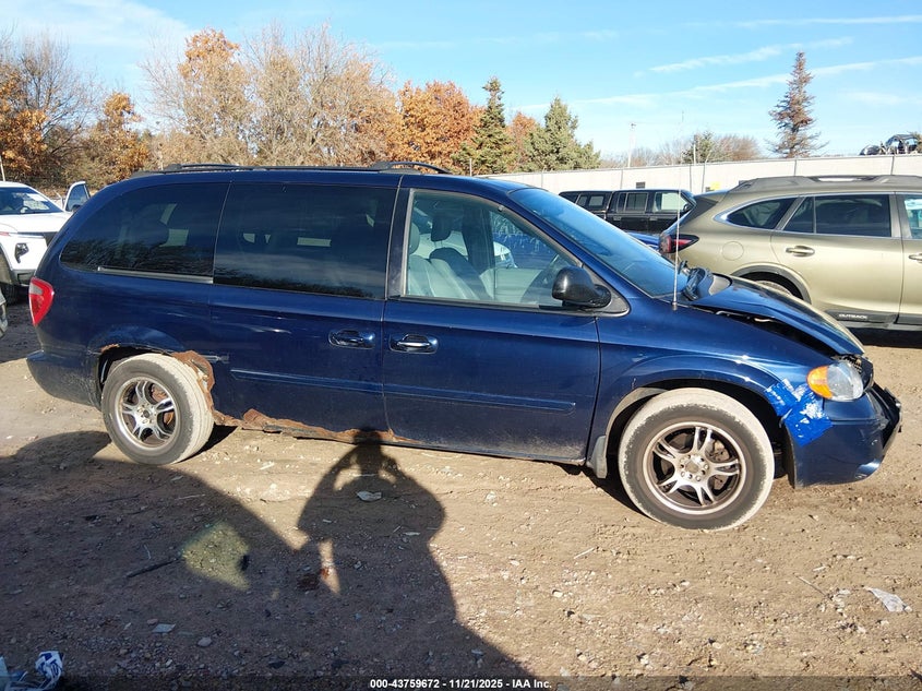 2004 Dodge Grand Caravan Sxt VIN: 2D4GP44L24R526246 Lot: 43759672