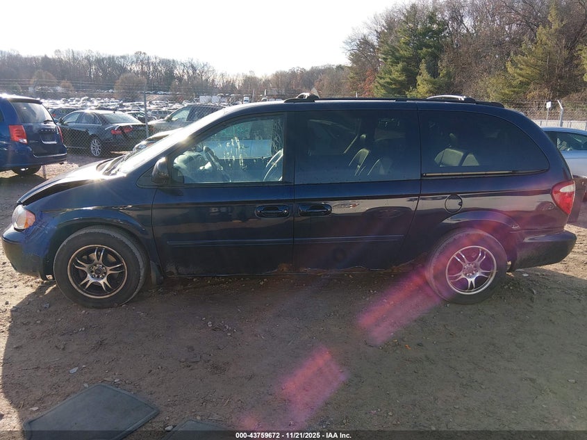 2004 Dodge Grand Caravan Sxt VIN: 2D4GP44L24R526246 Lot: 43759672