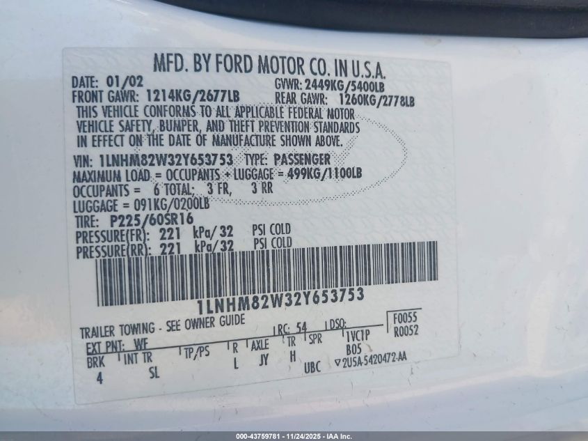 2002 Lincoln Town Car Signature VIN: 1LNHM82W32Y653753 Lot: 43759781