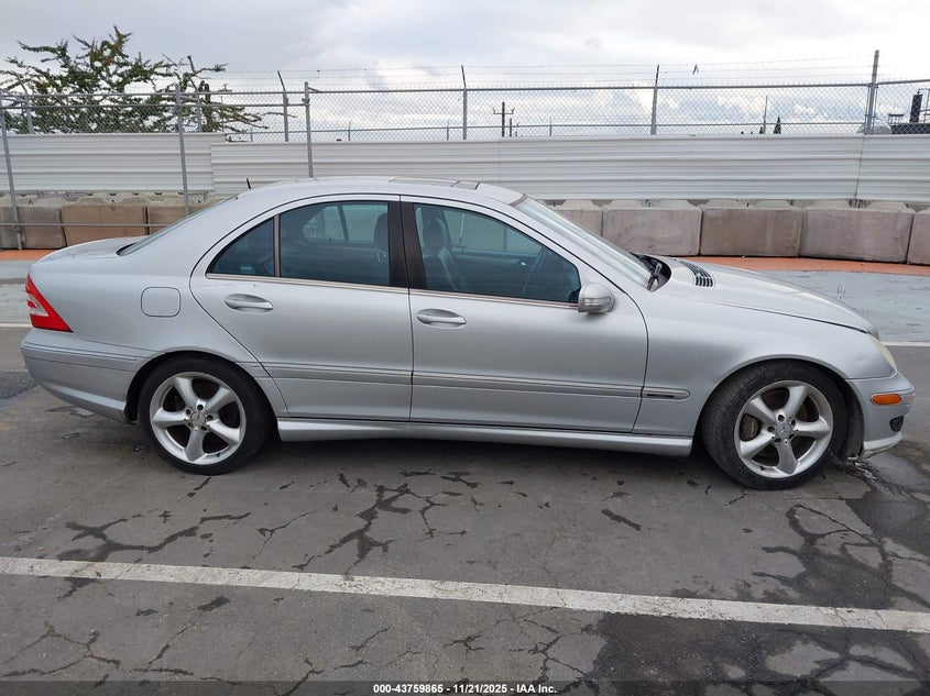2005 Mercedes-Benz C 230 Kompressor Sport VIN: WDBRF40J55A714258 Lot: 43759865