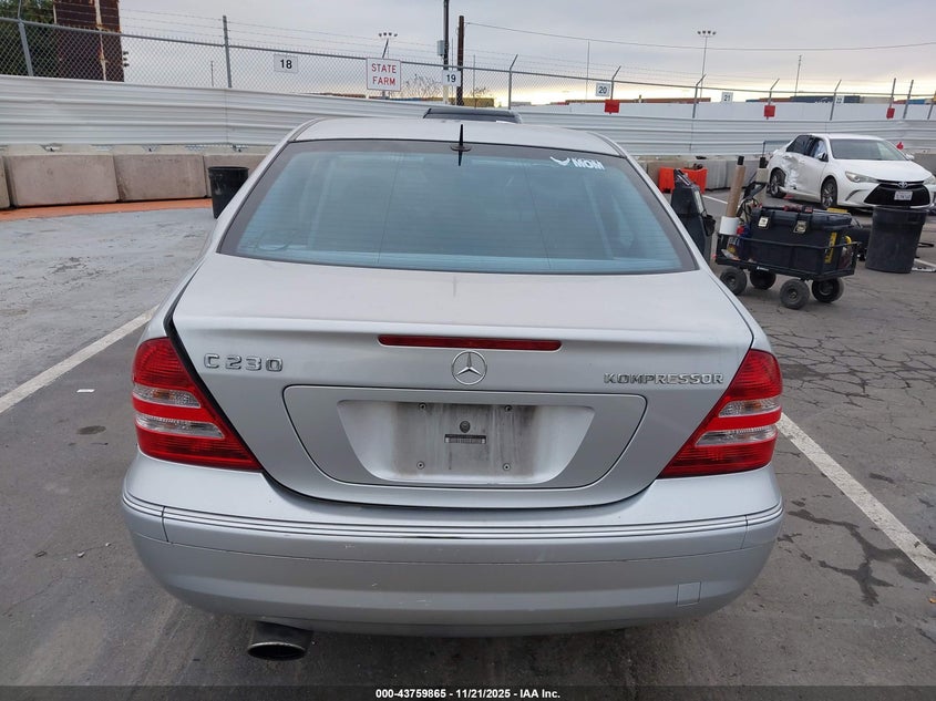 2005 Mercedes-Benz C 230 Kompressor Sport VIN: WDBRF40J55A714258 Lot: 43759865