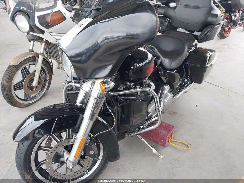 1HD1FVC67KB661580 2019 HARLEY-DAVIDSON ELECTRA GLIDE photo no. 2