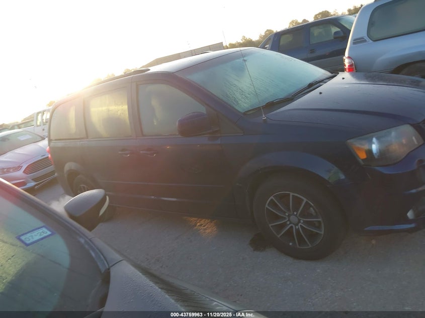 2017 Dodge Grand Caravan Gt VIN: 2C4RDGEG2HR617492 Lot: 43759963