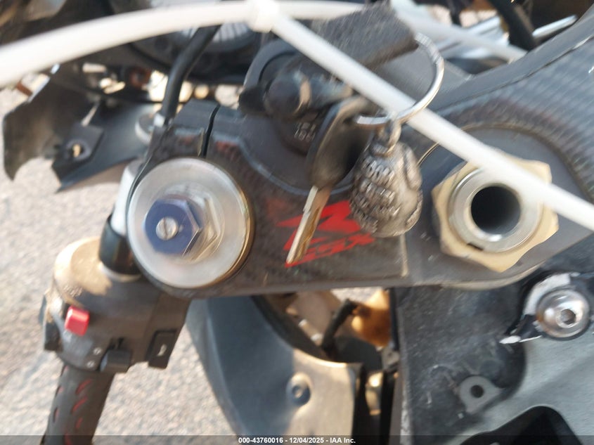 JS1GN7DA372107256 2007 SUZUKI GSX-R photo no. 11