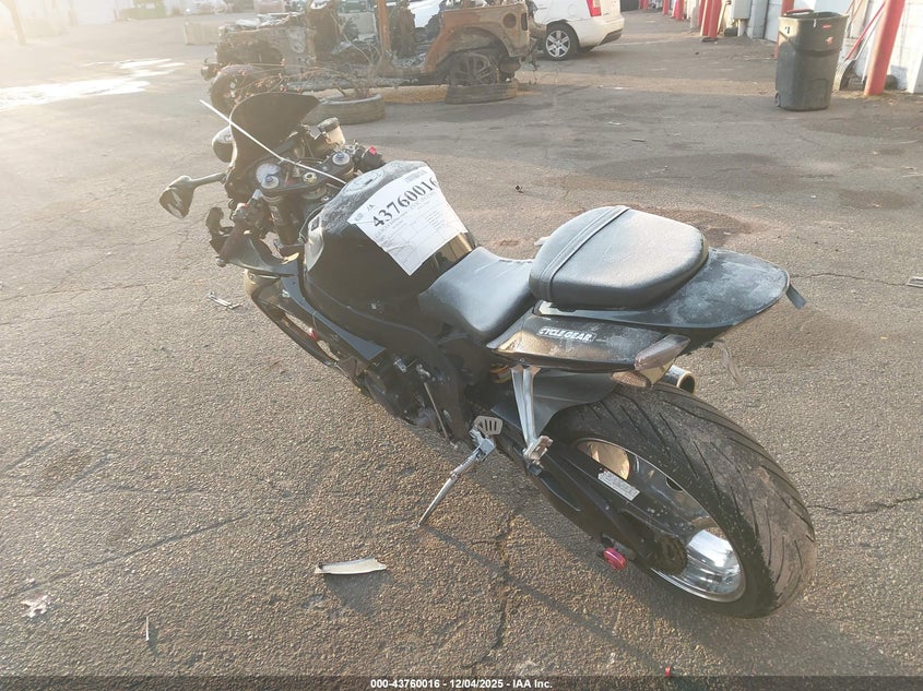 JS1GN7DA372107256 2007 SUZUKI GSX-R photo no. 3