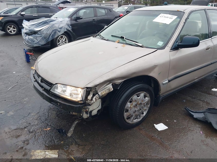 1996 Honda Accord Lx/Ex VIN: 1HGCD5631TA021522 Lot: 43760040