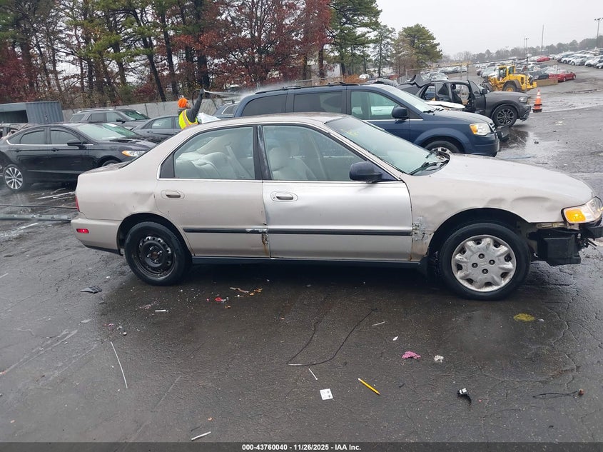 1996 Honda Accord Lx/Ex VIN: 1HGCD5631TA021522 Lot: 43760040