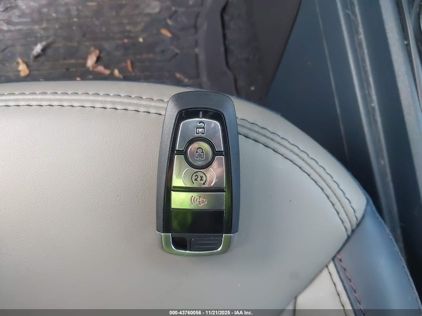 2025 Ford Maverick Lariat VIN: 3FTTW8SA7SRB04326 Lot: 43760056