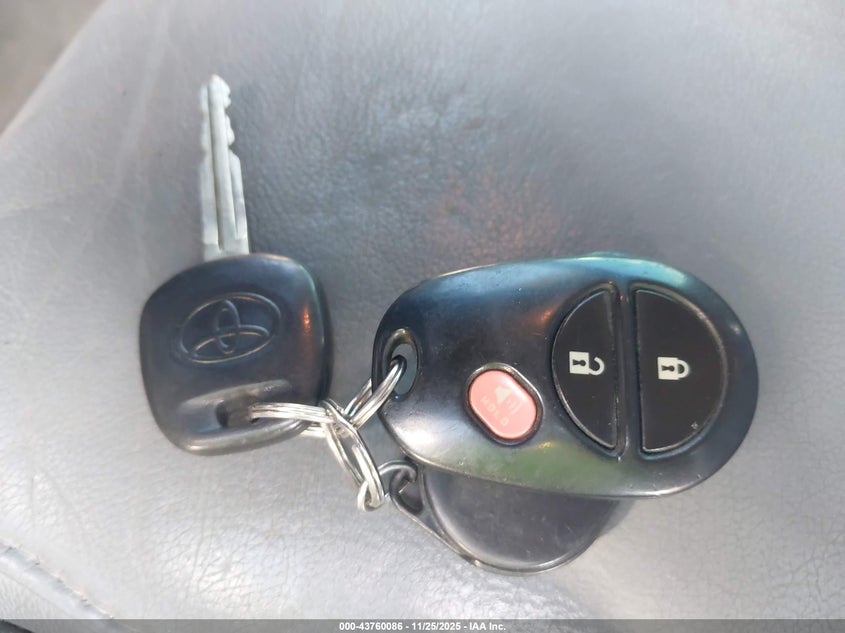 2008 Toyota Tundra Sr5 5.7L V8 VIN: 5TFEV54118X048049 Lot: 43760086