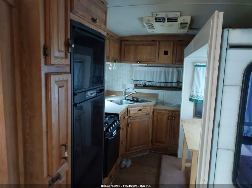 1990 Carriage Chaise 4048 5Th Whl Travel Trailer VIN: 16F63B4R6L1008897 Lot: 43760256