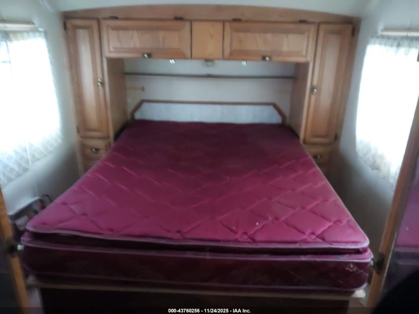 1990 Carriage Chaise 4048 5Th Whl Travel Trailer VIN: 16F63B4R6L1008897 Lot: 43760256