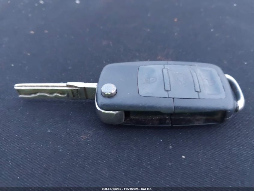 2004 Volkswagen New Beetle Gls 1.8T VIN: 3VWCD31Y54M342308 Lot: 43760265