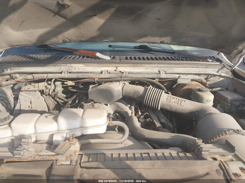 1999 Ford F-350 Lariat/Xl/Xlt VIN: 1FTSW30L8XEA53738 Lot: 43760303