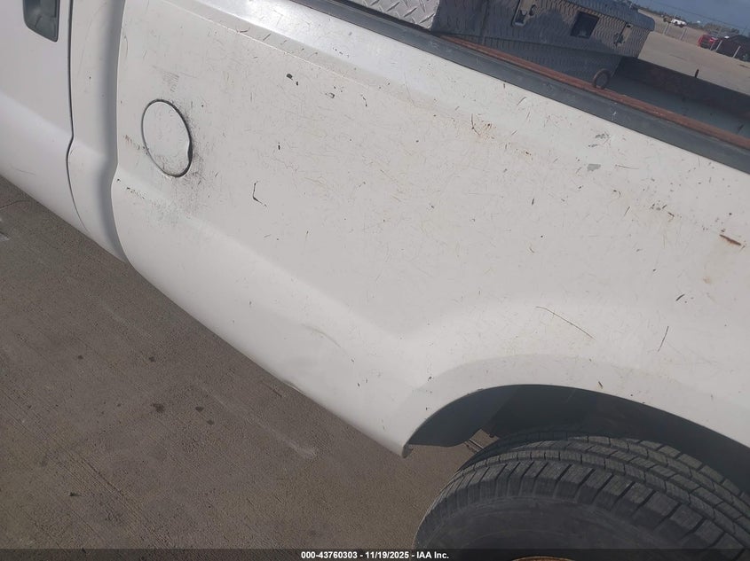 1999 Ford F-350 Lariat/Xl/Xlt VIN: 1FTSW30L8XEA53738 Lot: 43760303