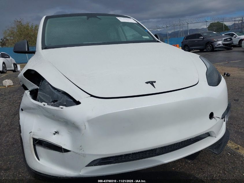 2024 Tesla Model Y Long Range Dual Motor All-Wheel Drive/Rwd VIN: 7SAYGDED4RF108883 Lot: 43760310