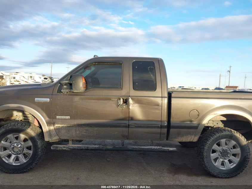 2005 Ford F-250 Lariat/Xl/Xlt VIN: 1FTSX21P65EB81241 Lot: 43760417