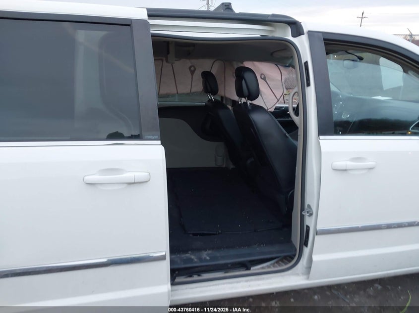 2013 Chrysler Town & Country Touring VIN: 2C4RC1BG9DR776573 Lot: 43760416