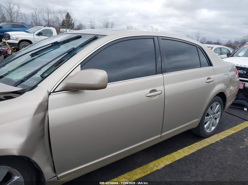 2005 Toyota Avalon Xls VIN: 4T1BK36B25U012305 Lot: 43760444