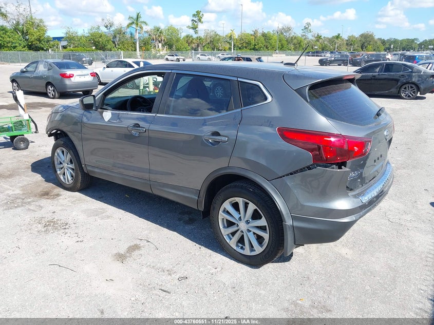 JN1BJ1CP9JW187793 2018 NISSAN ROGUE photo no. 3