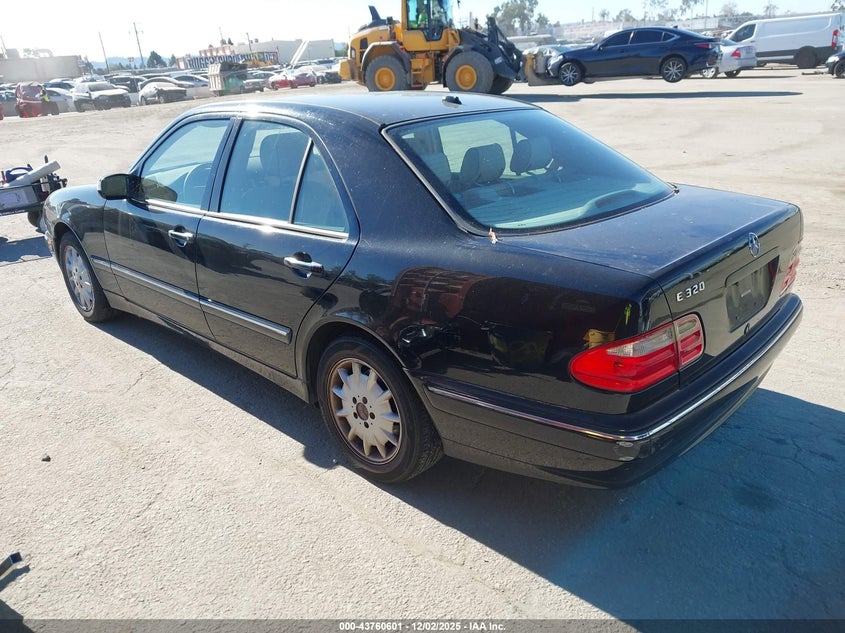 WDBJF65JX1B358704 2001 MERCEDES-BENZ E-KLASSE photo no. 3