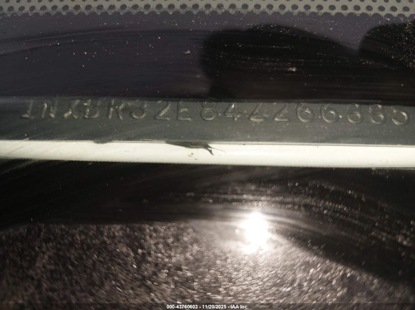 2004 Toyota Corolla Le VIN: 1NXBR32E84Z266885 Lot: 43760603