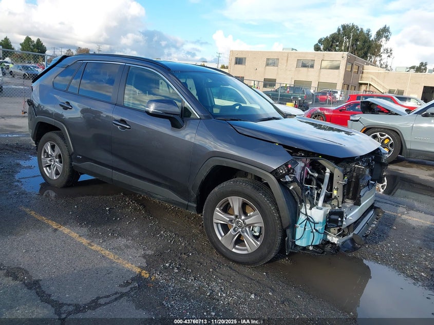 TOYOTA RAV4 HYBRID XLE