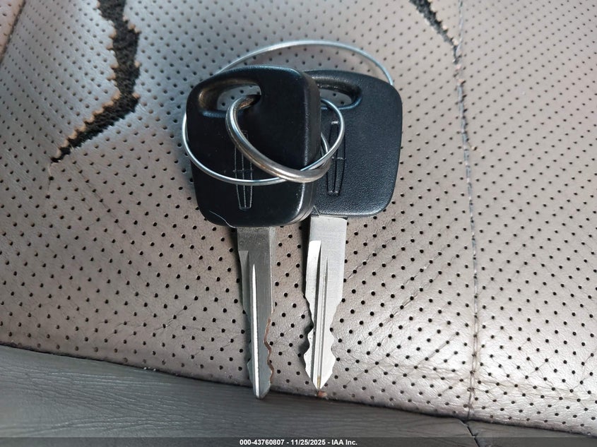 2002 Lincoln Navigator VIN: 5LMFU28R62LJ11806 Lot: 43760807