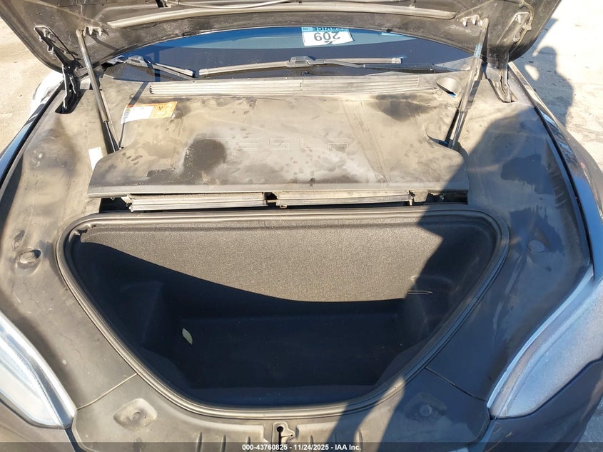 2017 Tesla Model S 100D/60D/75D/90D/P100D VIN: 5YJSA1E21HF196002 Lot: 43760825