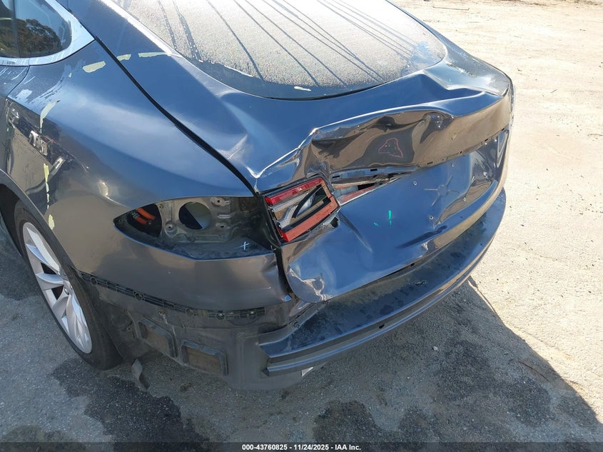 2017 Tesla Model S 100D/60D/75D/90D/P100D VIN: 5YJSA1E21HF196002 Lot: 43760825