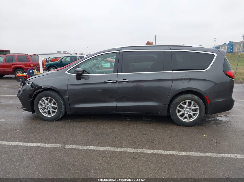 2021 Chrysler Pacifica Touring L VIN: 2C4RC1BG1MR575685 Lot: 43760845