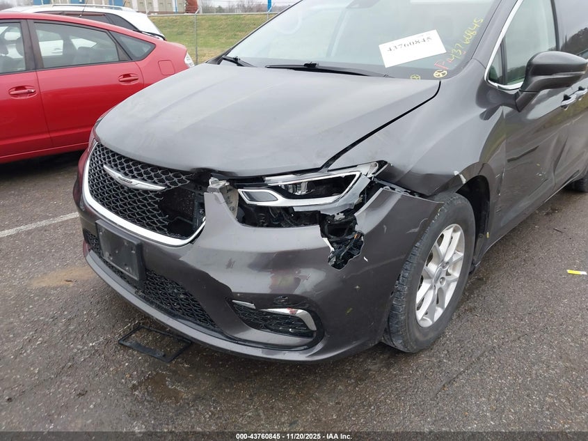 2021 Chrysler Pacifica Touring L VIN: 2C4RC1BG1MR575685 Lot: 43760845