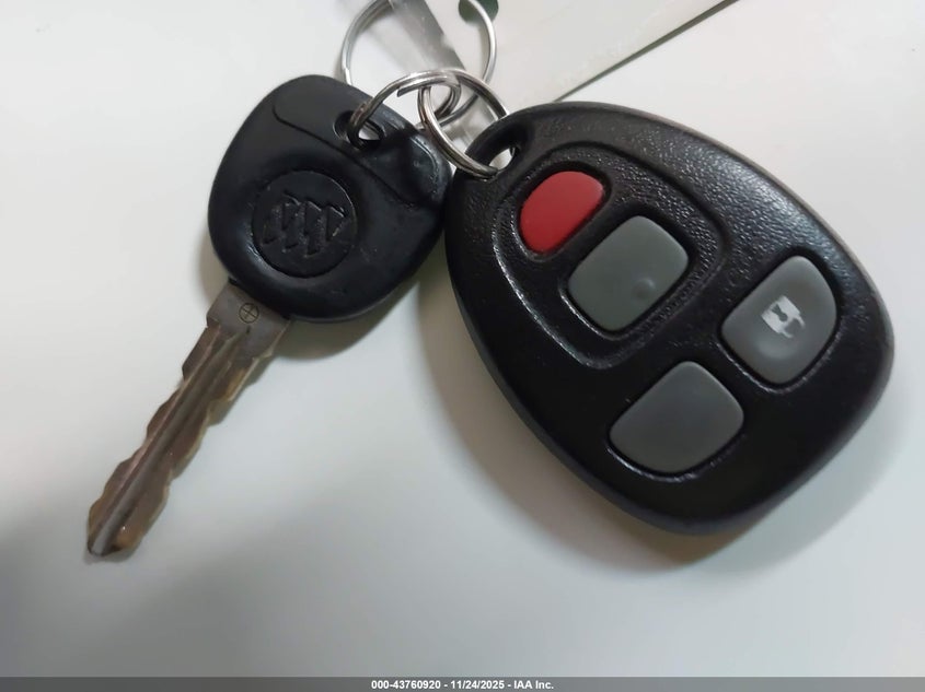 2008 Buick Lucerne Cxl VIN: 1G4HD57238U137252 Lot: 43760920