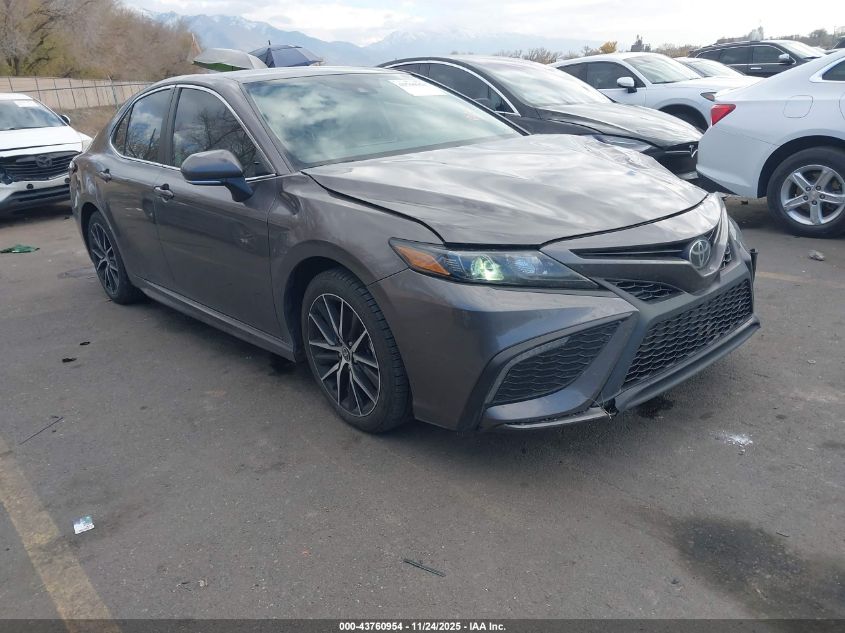 TOYOTA CAMRY SE AWD