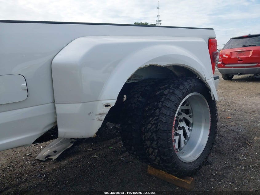 2017 Ford F-350 Platinum VIN: 1FT8W3DT4HEB82971 Lot: 43760963