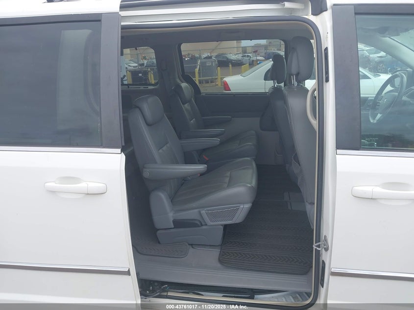 2010 Dodge Grand Caravan Sxt VIN: 2D4RN5DX9AR239070 Lot: 43761017