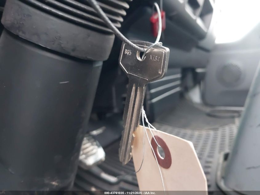 1999 Isuzu Npr VIN: JALC4B148X7018633 Lot: 43761035