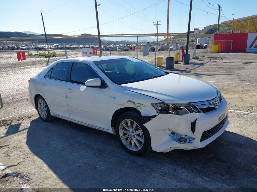 TOYOTA CAMRY HYBRID XLE