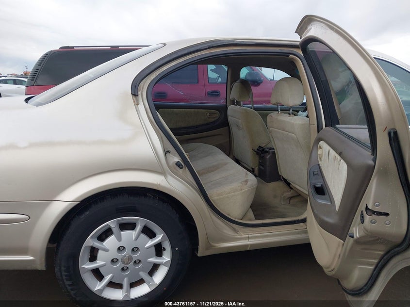 2000 Nissan Maxima Gle/Gxe/Se VIN: JN1CA31D3YT762460 Lot: 43761157